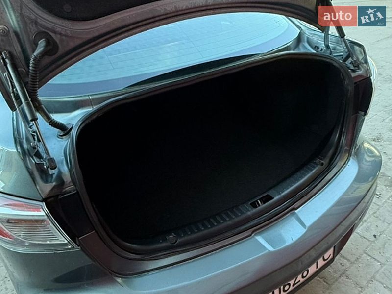 Седан Mazda 3 2012 в Бориславі