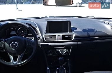 Седан Mazda 3 2015 в Львове