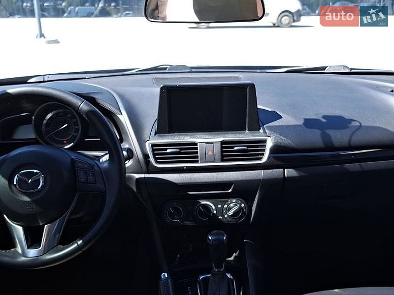 Седан Mazda 3 2015 в Львове