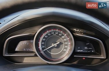 Седан Mazda 3 2015 в Харькове