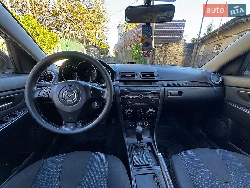 Седан Mazda 3 2004 в Одессе