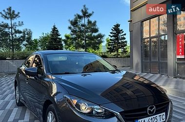 Седан Mazda 3 2016 в Киеве