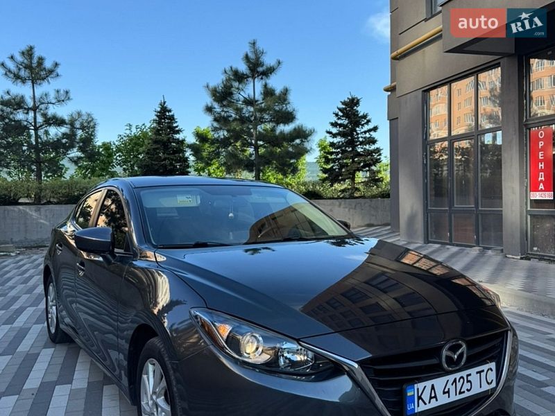 Седан Mazda 3 2016 в Киеве