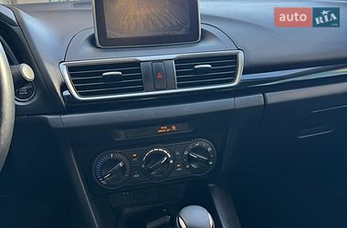 Седан Mazda 3 2016 в Киеве