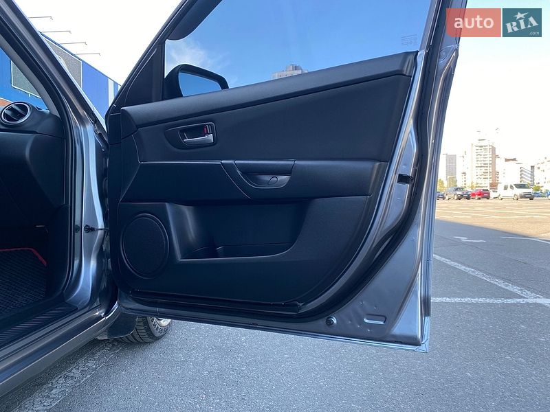 Хэтчбек Mazda 3 2006 в Киеве