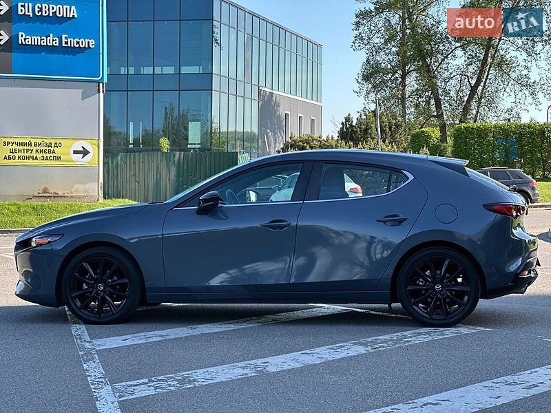 Хэтчбек Mazda 3 2023 в Киеве