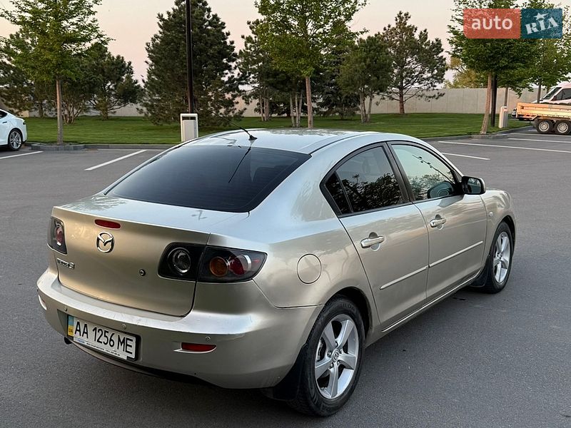 Седан Mazda 3 2006 в Днепре