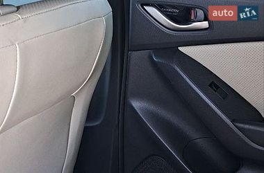 Седан Mazda 3 2015 в Львові