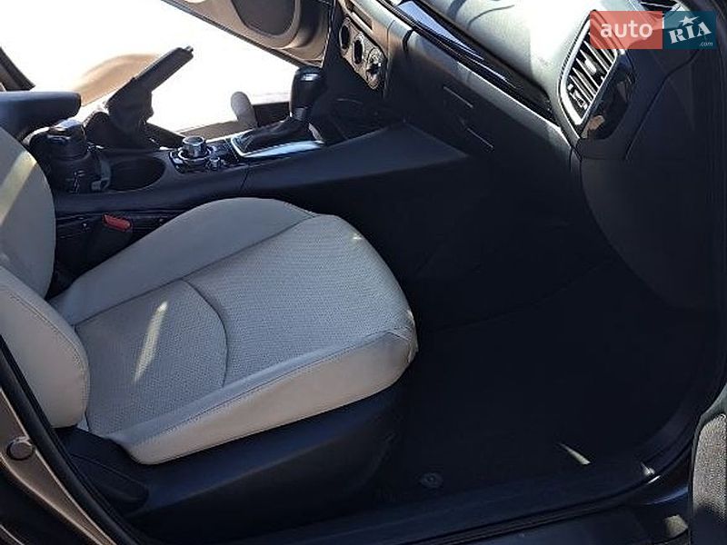Седан Mazda 3 2015 в Львові