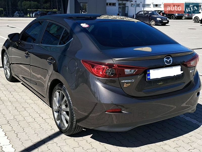 Седан Mazda 3 2015 в Львові