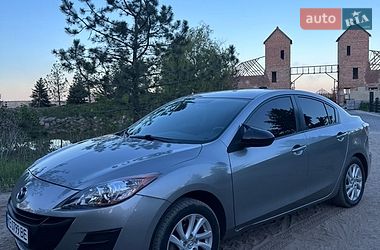 Седан Mazda 3 2012 в Днепре