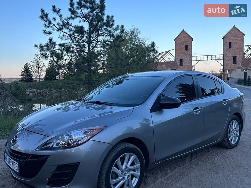 Седан Mazda 3 2012 в Днепре