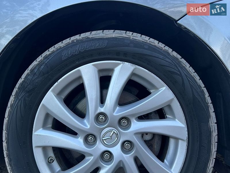 Седан Mazda 3 2012 в Днепре