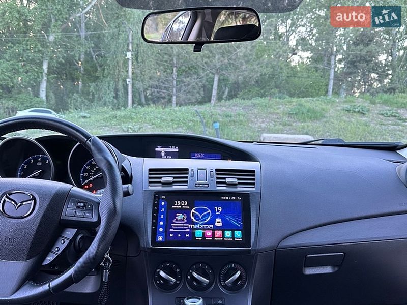 Седан Mazda 3 2012 в Днепре