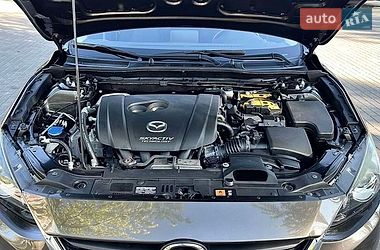 Седан Mazda 3 2015 в Днепре
