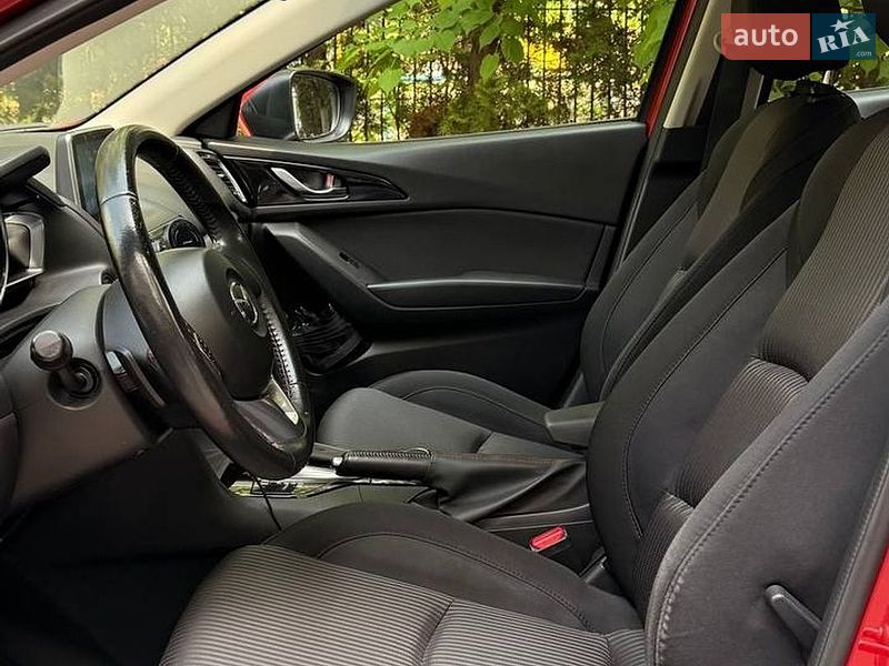 Седан Mazda 3 2015 в Києві