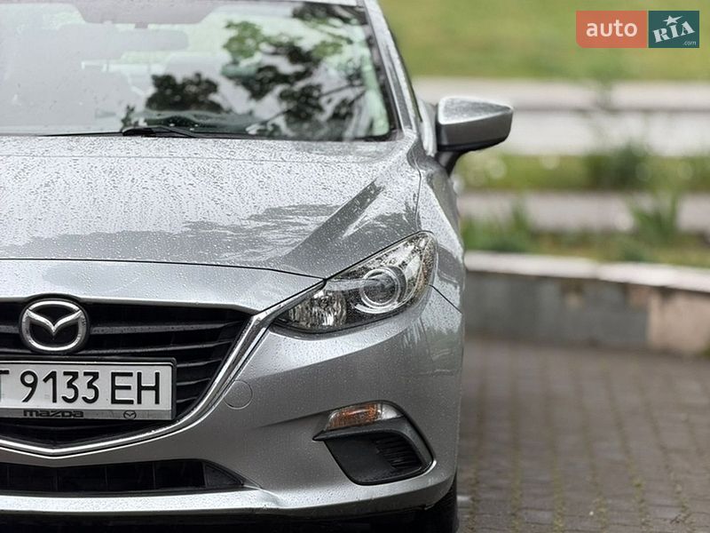 Седан Mazda 3 2015 в Івано-Франківську