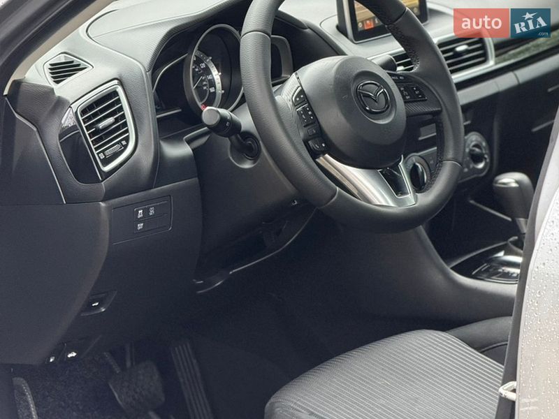 Седан Mazda 3 2015 в Івано-Франківську