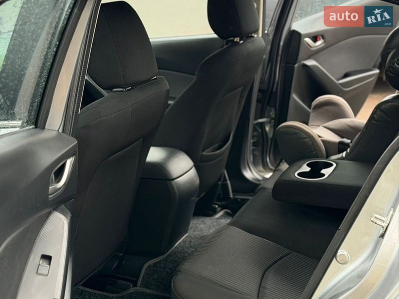 Седан Mazda 3 2015 в Івано-Франківську