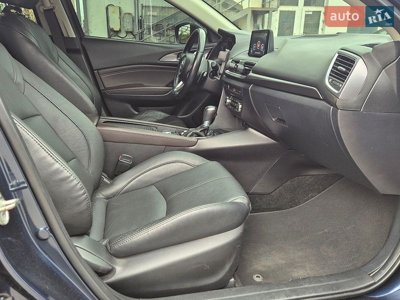 Седан Mazda 3 2017 в Одесі