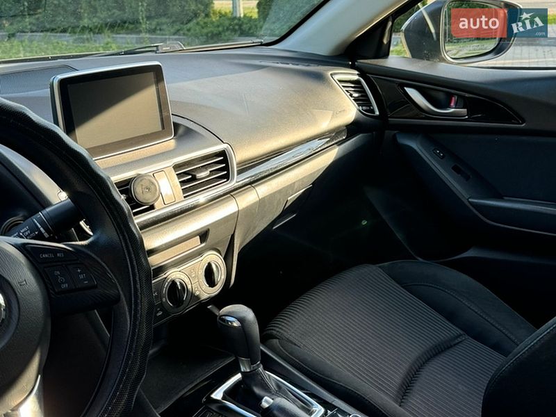 Седан Mazda 3 2015 в Харькове