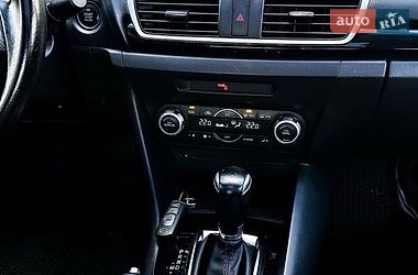 Седан Mazda 3 2014 в Дніпрі