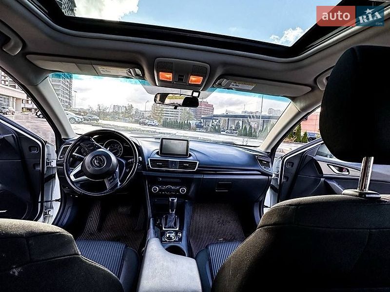 Седан Mazda 3 2014 в Дніпрі