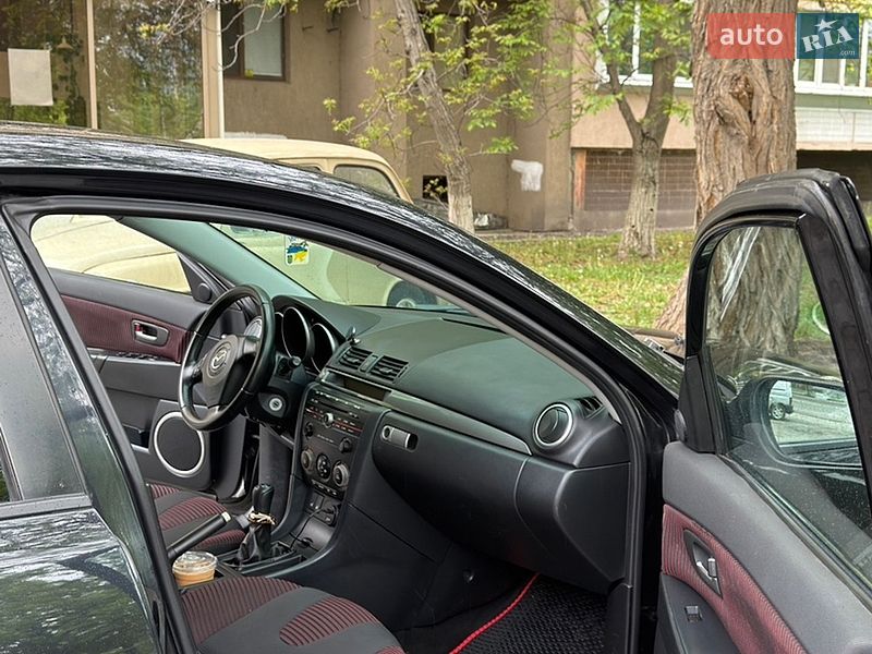 Седан Mazda 3 2004 в Киеве