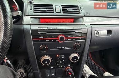 Седан Mazda 3 2004 в Киеве
