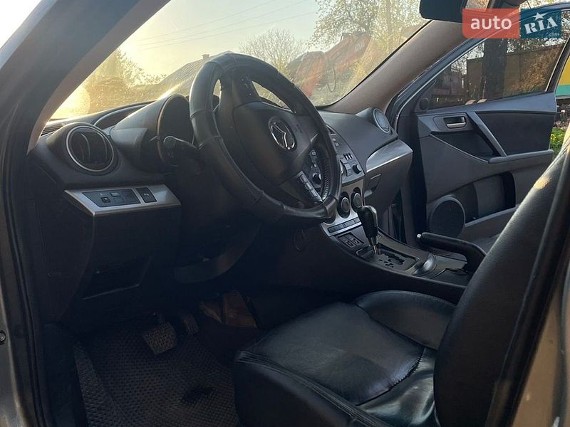 Седан Mazda 3 2011 в Ивано-Франковске