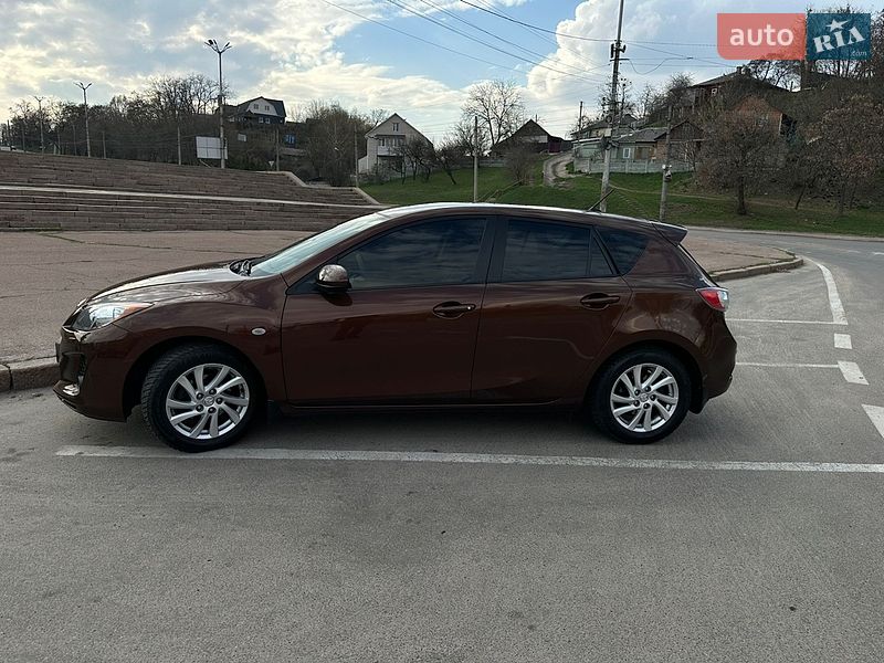 Хэтчбек Mazda 3 2012 в Чернигове