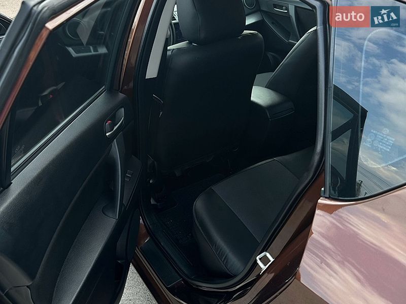 Хэтчбек Mazda 3 2012 в Чернигове