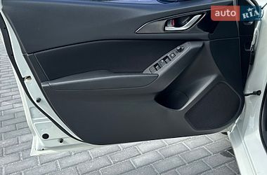 Седан Mazda 3 2015 в Вінниці