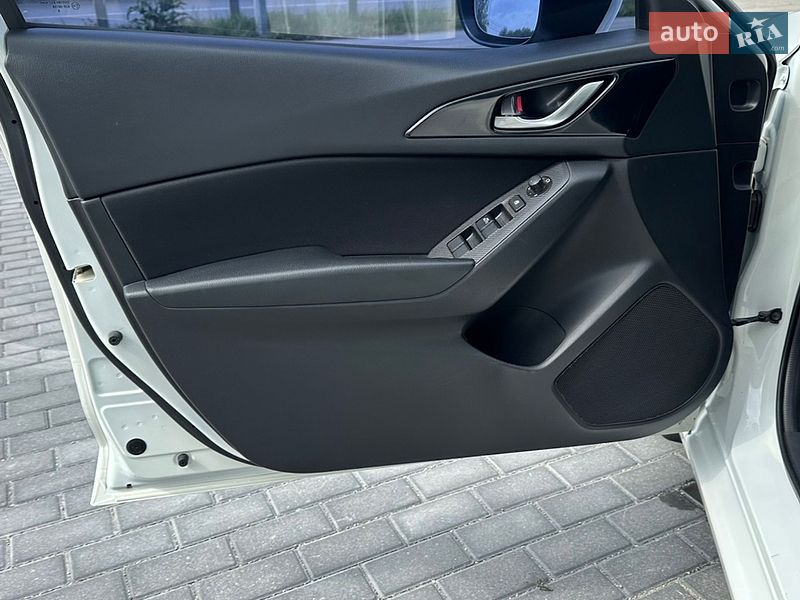 Седан Mazda 3 2015 в Вінниці