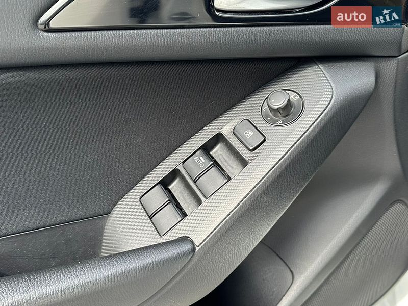 Седан Mazda 3 2015 в Вінниці