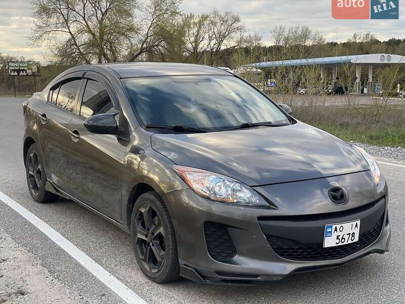 Седан Mazda 3 2012 в Дніпрі