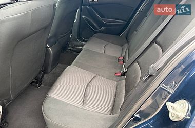 Седан Mazda 3 2016 в Киеве