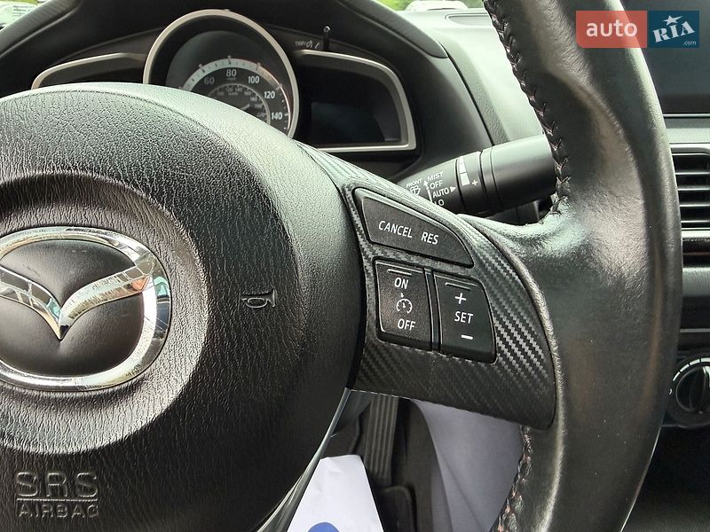 Седан Mazda 3 2016 в Киеве