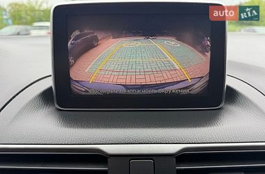 Седан Mazda 3 2016 в Киеве