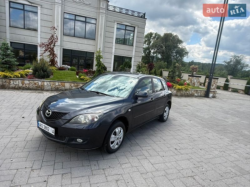 Хэтчбек Mazda 3 2006 в Хусте