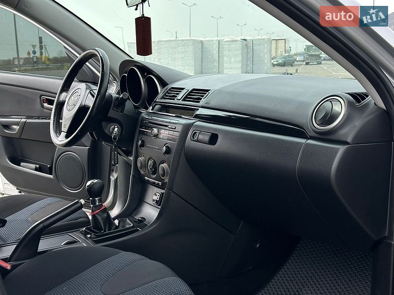 Хетчбек Mazda 3 2005 в Львові