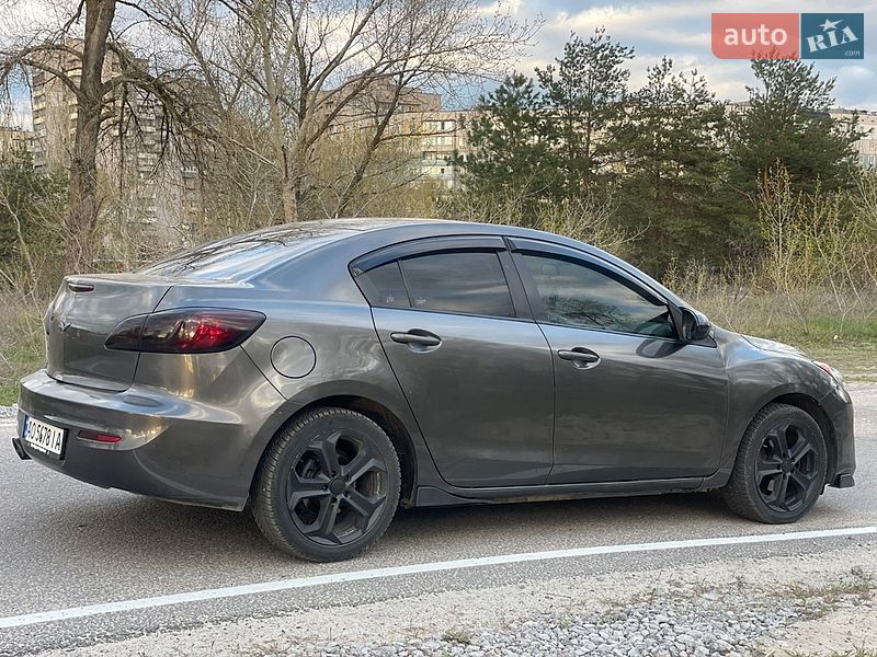Седан Mazda 3 2012 в Дніпрі