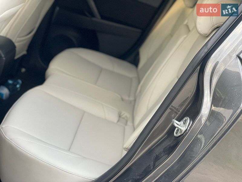 Седан Mazda 3 2012 в Дніпрі