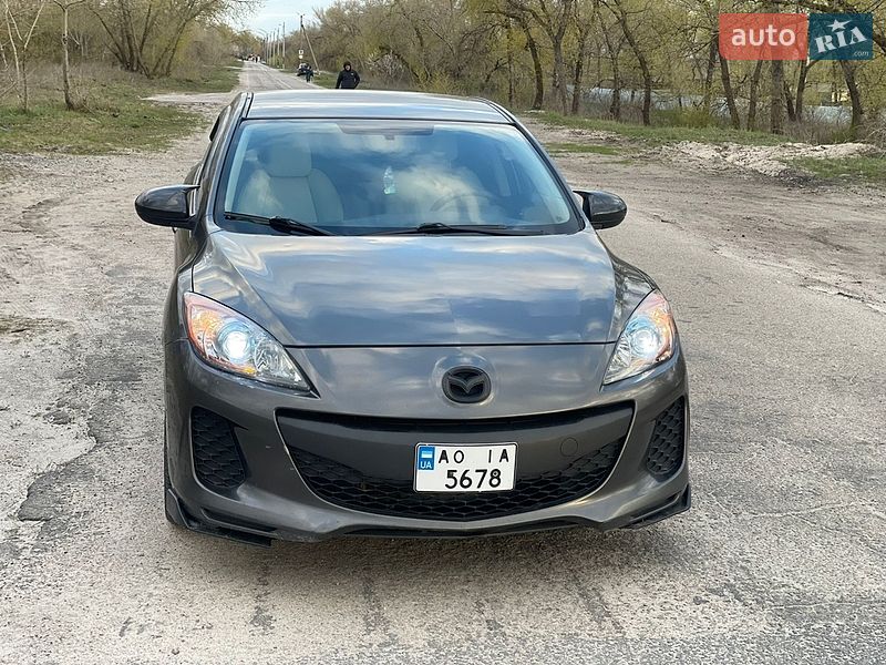Седан Mazda 3 2012 в Дніпрі