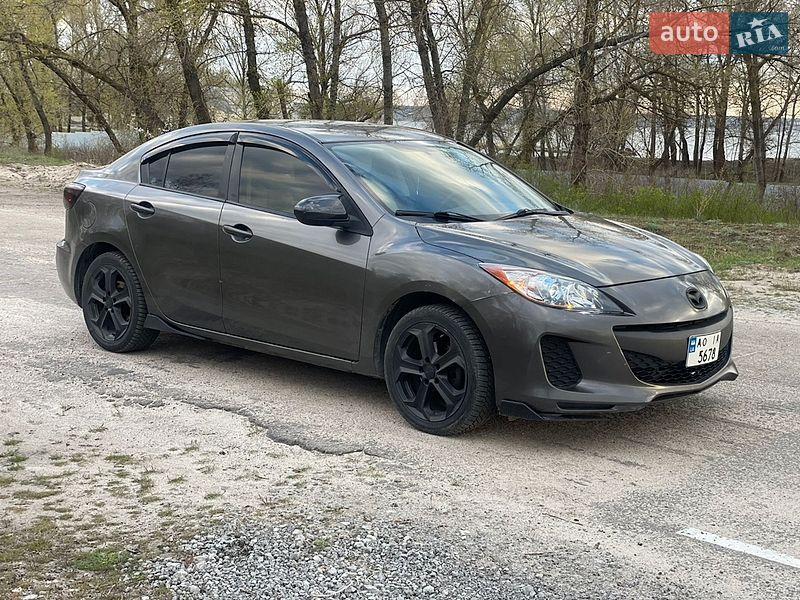 Седан Mazda 3 2012 в Дніпрі