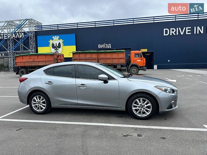 Седан Mazda 3 2013 в Чернигове