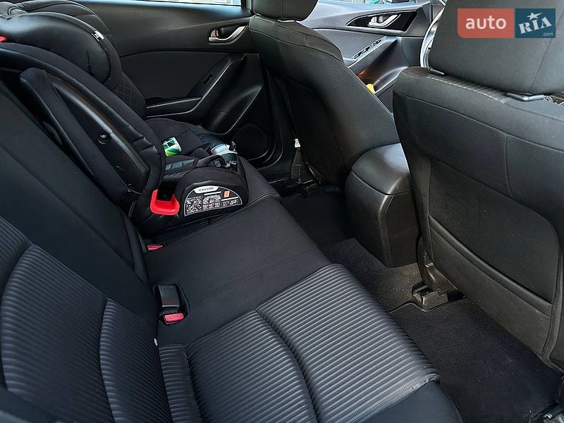 Седан Mazda 3 2013 в Чернигове