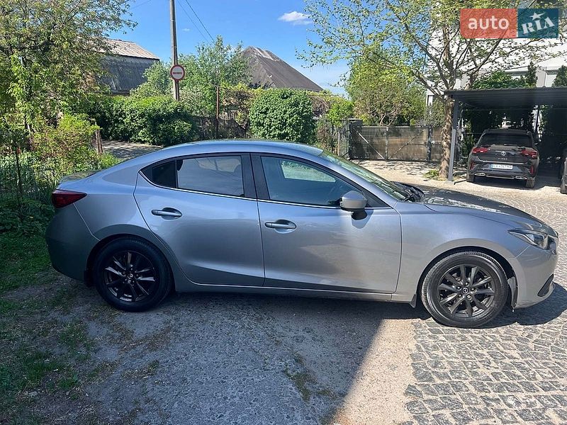 Седан Mazda 3 2016 в Києві