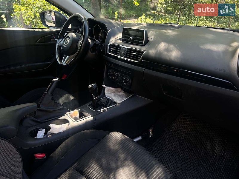 Седан Mazda 3 2016 в Києві