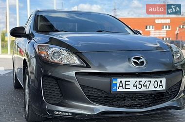 Седан Mazda 3 2012 в Дніпрі